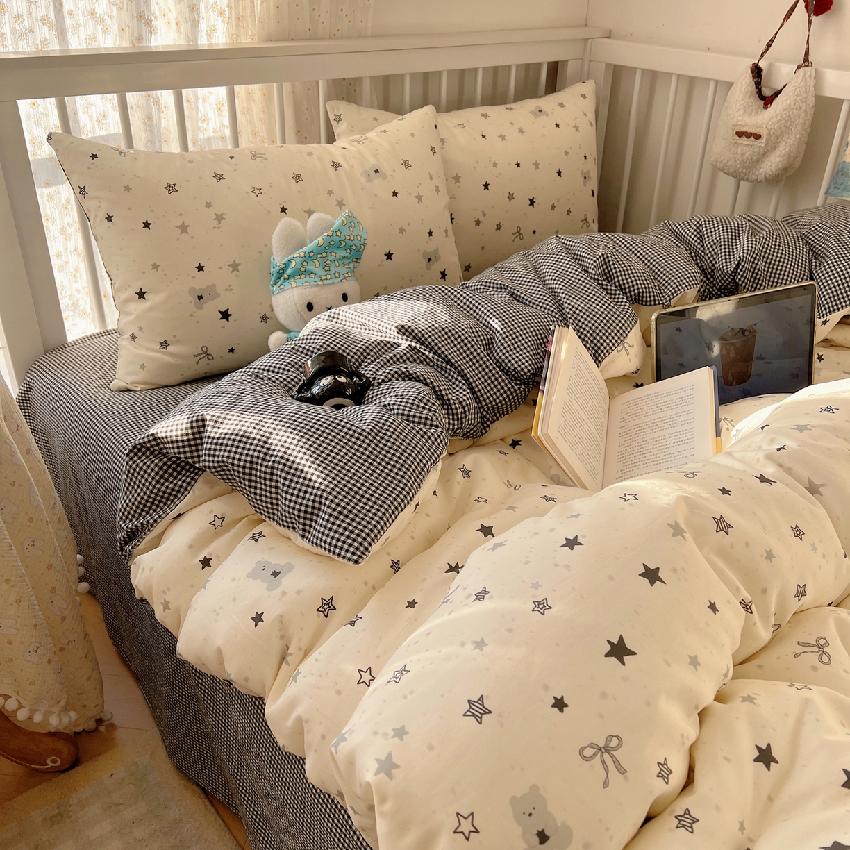 91家纺网 家纺一手货源 找家纺 桃喜 2026春夏新品全棉卡通学生三件套四件套 黑白星星熊