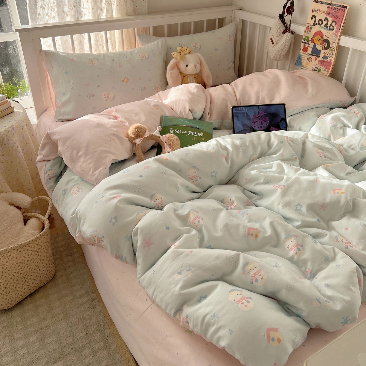 91家纺网 家纺一手货源 找家纺 桃喜 2026春夏新品全棉卡通学生三件套四件套 雪人小猫