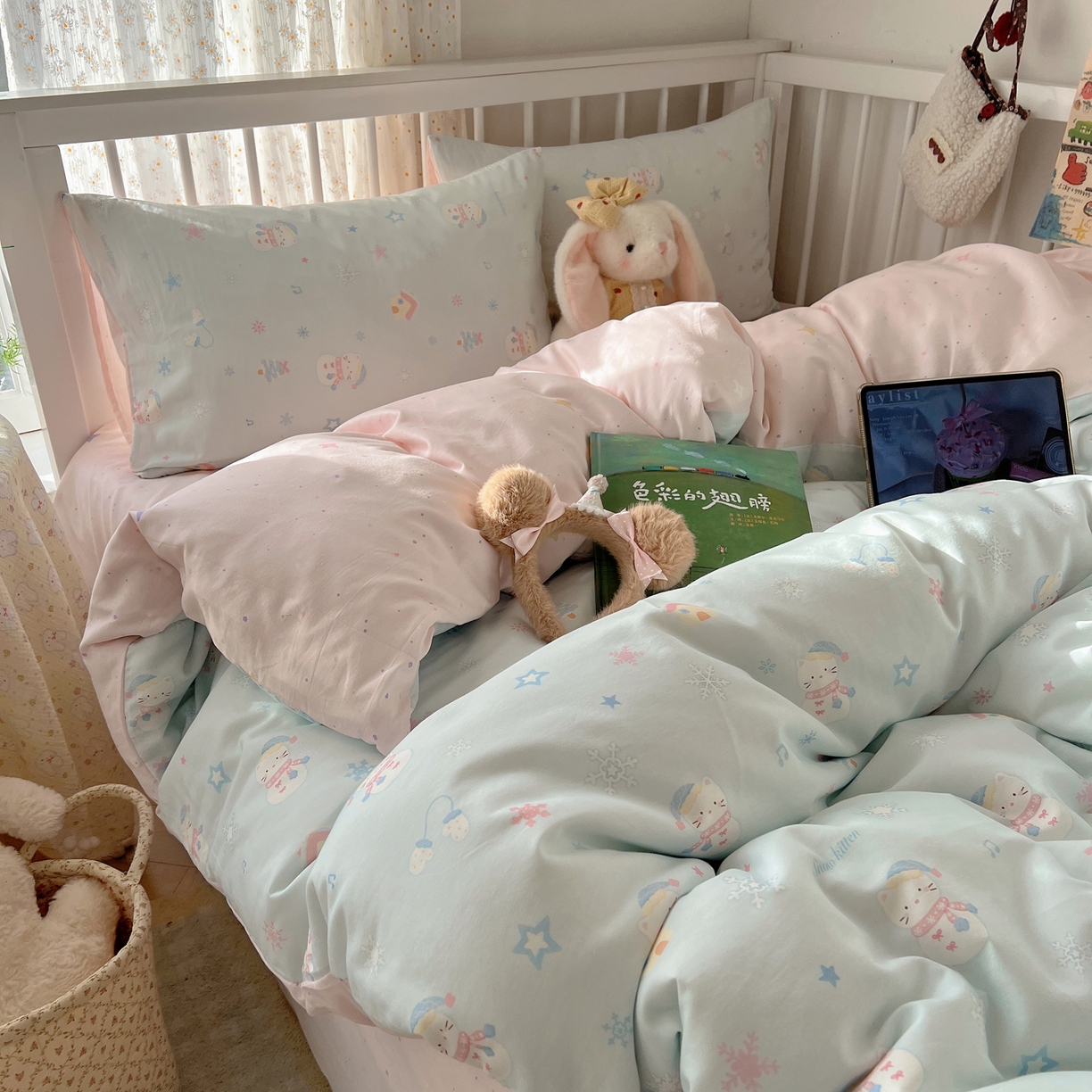 91家纺网 家纺一手货源 找家纺 桃喜 2026春夏新品全棉卡通学生三件套四件套 雪人小猫