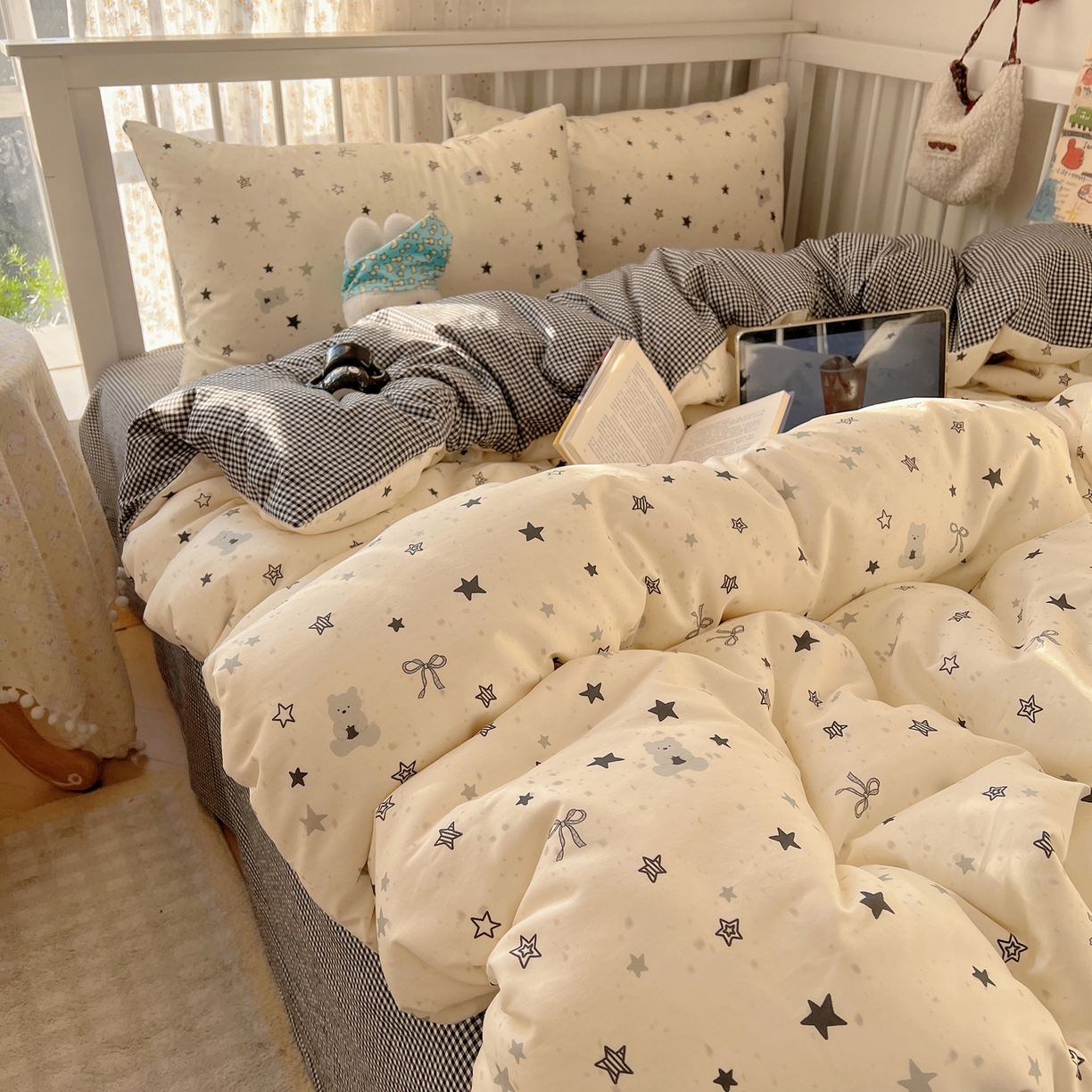 91家纺网 家纺一手货源 找家纺 桃喜 2026春夏新品全棉卡通学生三件套四件套 黑白星星熊