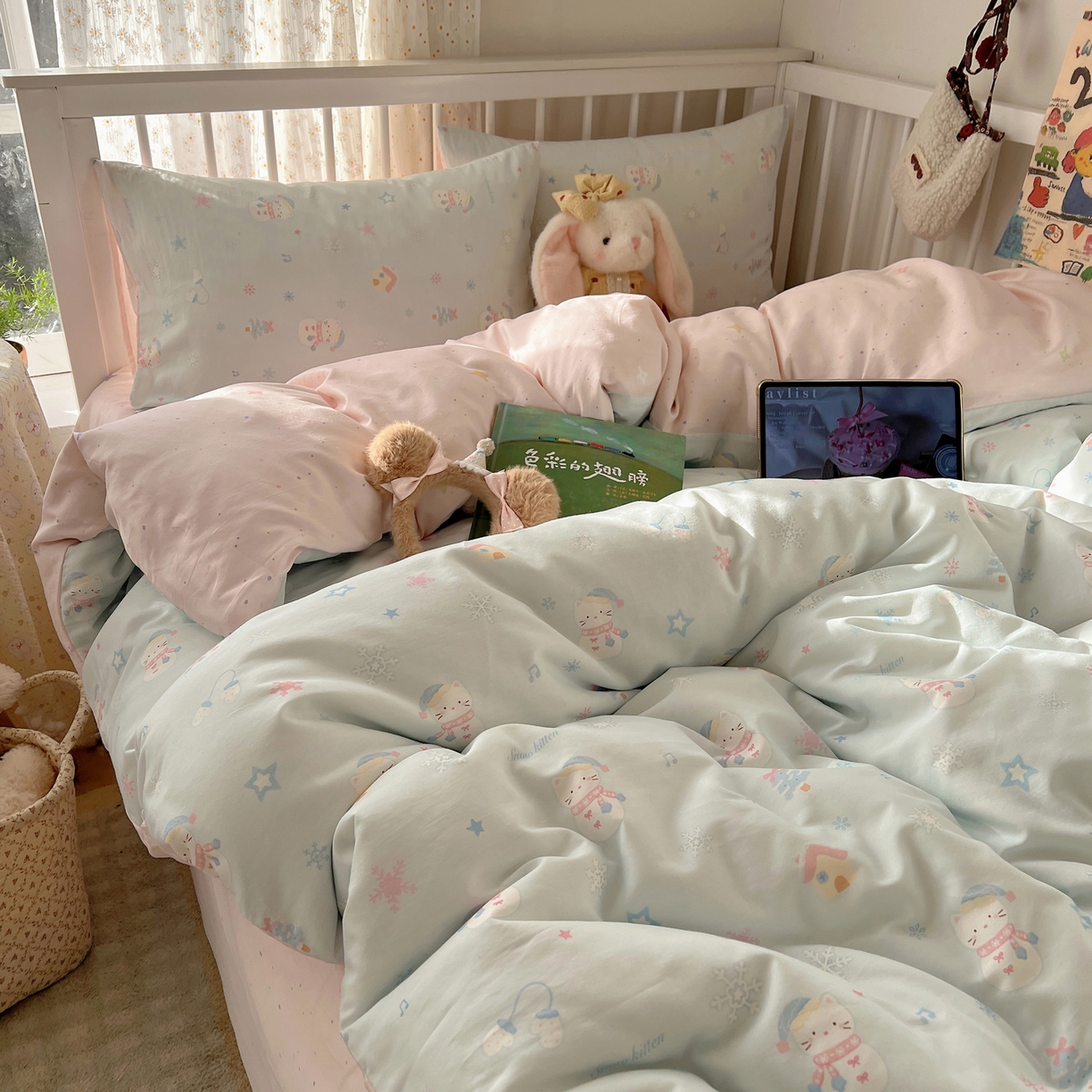 91家纺网 家纺一手货源 找家纺 桃喜 2026春夏新品全棉卡通学生三件套四件套 雪人小猫