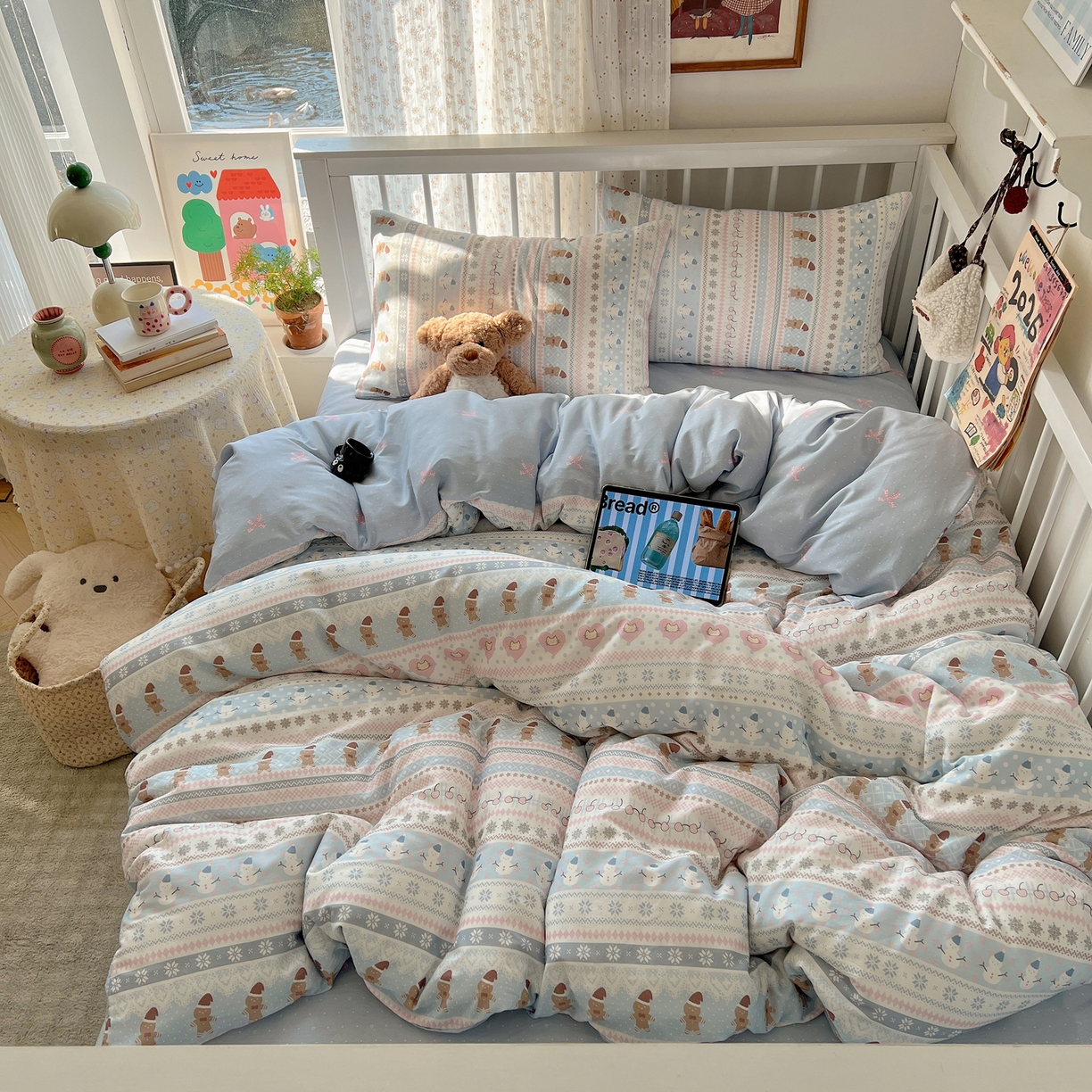 91家纺网 家纺一手货源 找家纺 桃喜 2026春夏新品全棉卡通学生三件套四件套 费尔岛姜饼人