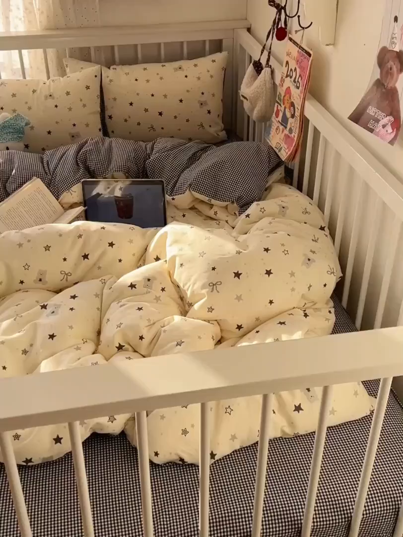 91家纺网 家纺一手货源 找家纺 桃喜 2026春夏新品全棉卡通学生三件套四件套 黑白星星熊