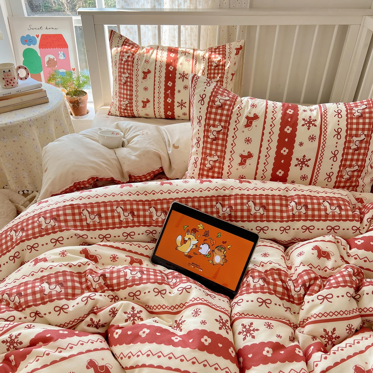 91家纺网 家纺一手货源 找家纺 桃喜 2026春夏新品全棉卡通学生三件套四件套 费尔岛小红马