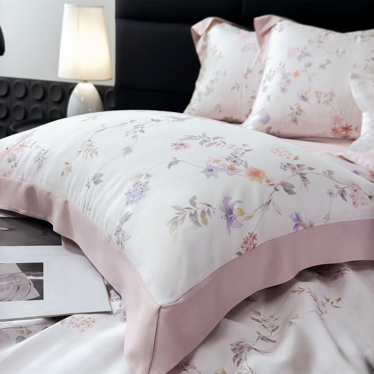 91家纺网 家纺一手货源 找家纺 朵希曼 2026新款50天丝镂空夏被四件套系列（控价：夏被四件套券后不低于299元)(小号控价不低于149 标准单夏被控价169，加大单夏被控价189) 花开有时