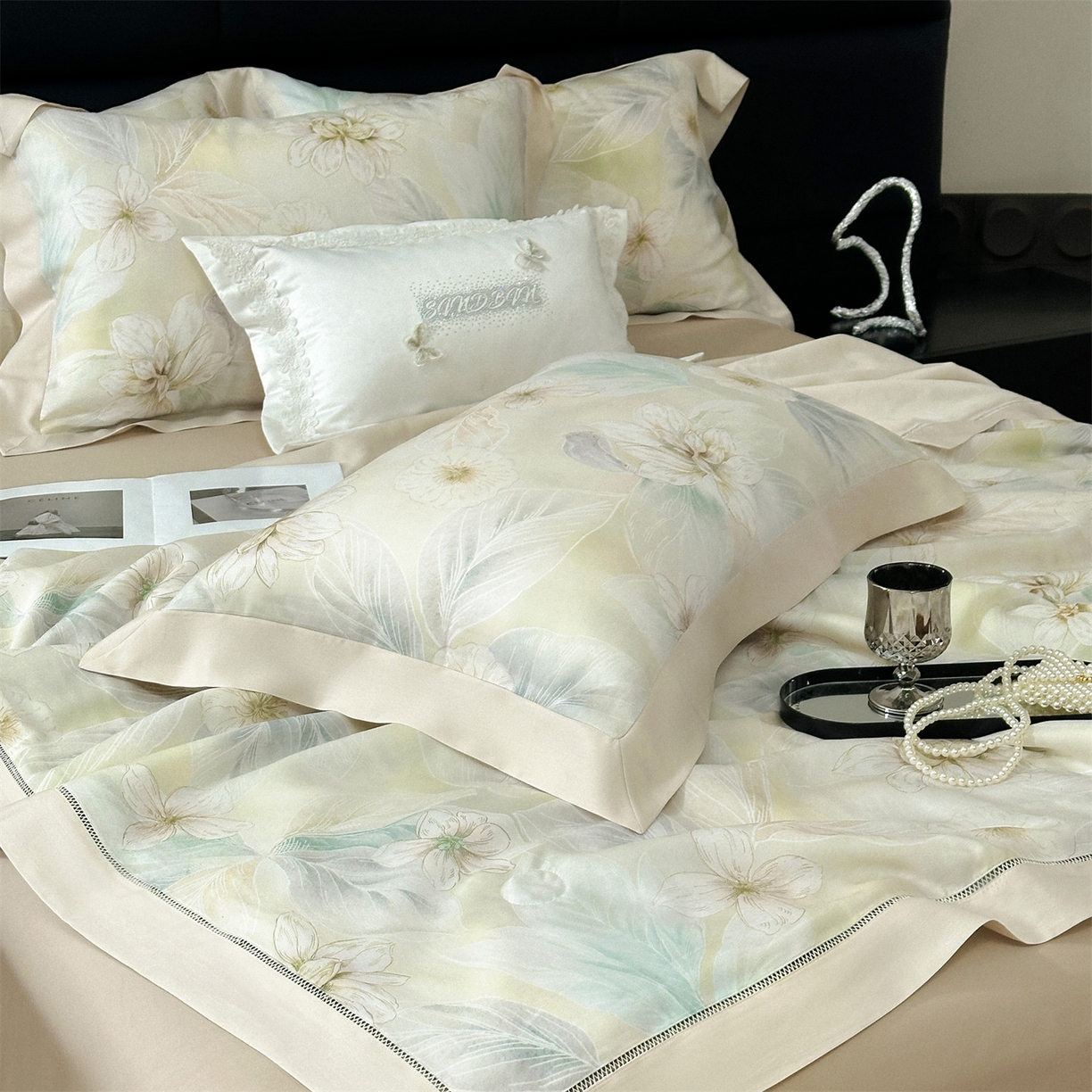 91家纺网 家纺一手货源 找家纺 朵希曼 2026新款50天丝镂空夏被四件套系列（控价：夏被四件套券后不低于299元)(小号控价不低于149 标准单夏被控价169，加大单夏被控价189) 花溪-浅米黄