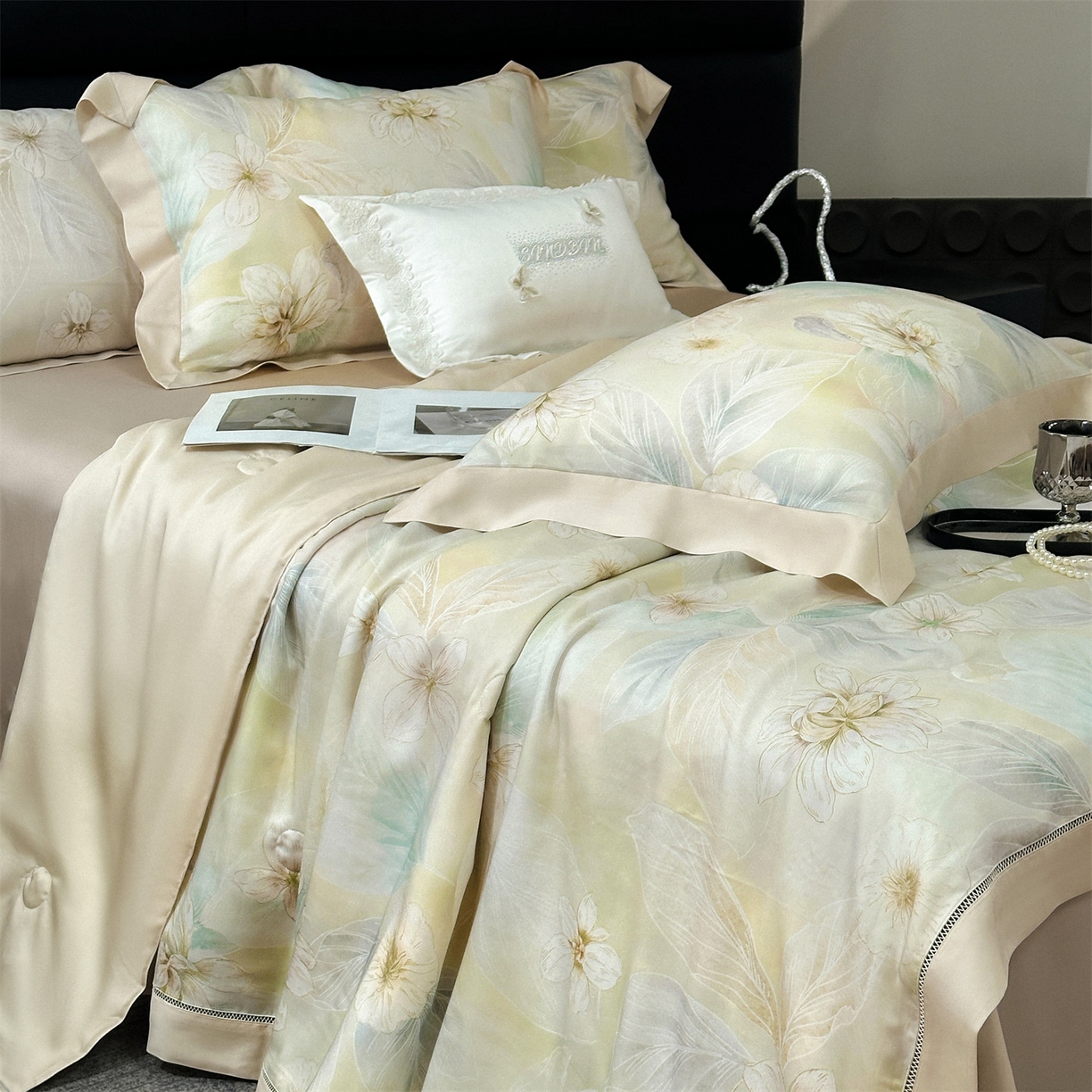 91家纺网 家纺一手货源 找家纺 朵希曼 2026新款50天丝镂空夏被四件套系列（控价：夏被四件套券后不低于299元)(小号控价不低于149 标准单夏被控价169，加大单夏被控价189) 花溪-浅米黄