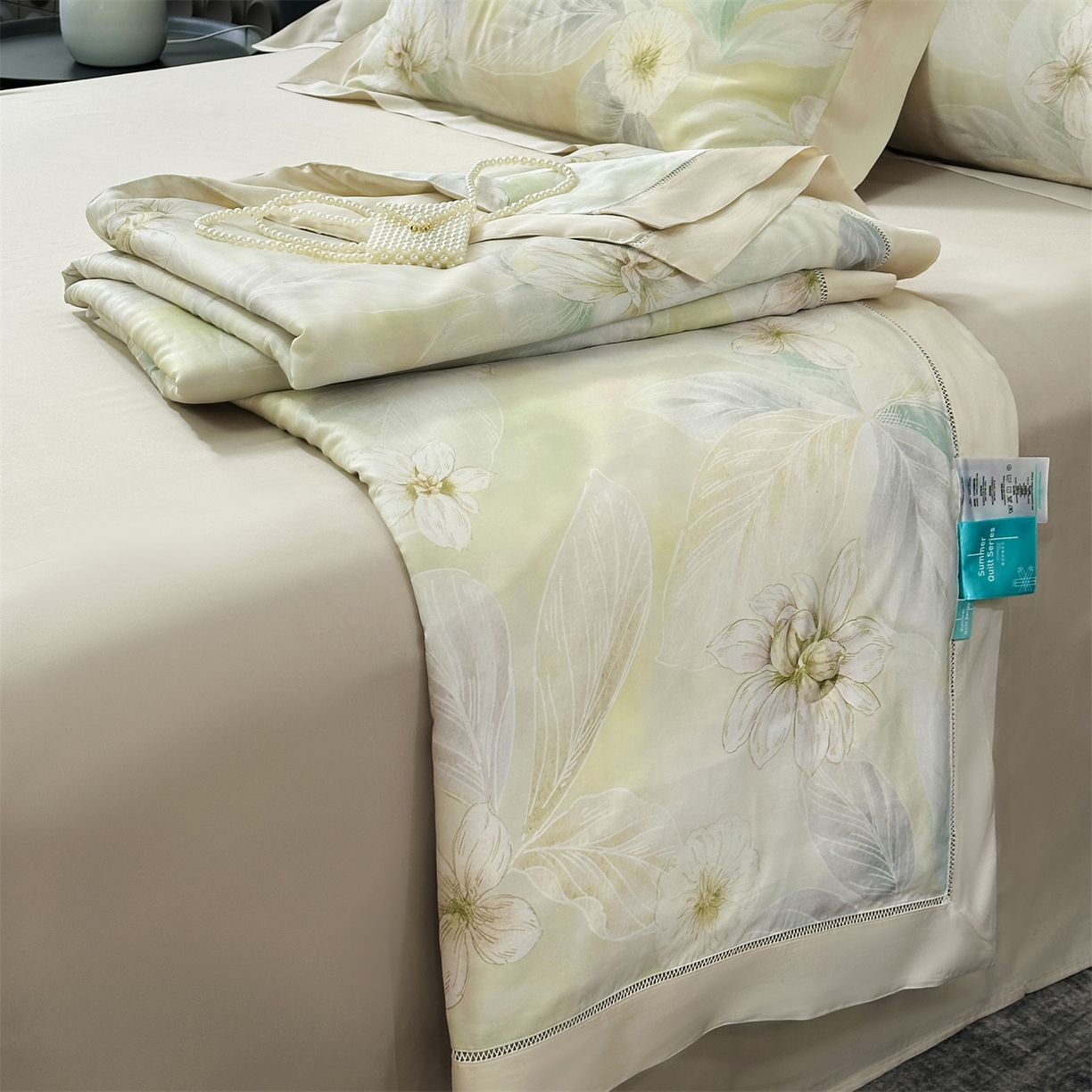 91家纺网 家纺一手货源 找家纺 朵希曼 2026新款50天丝镂空夏被四件套系列（控价：夏被四件套券后不低于299元)(小号控价不低于149 标准单夏被控价169，加大单夏被控价189) 花溪-浅米黄