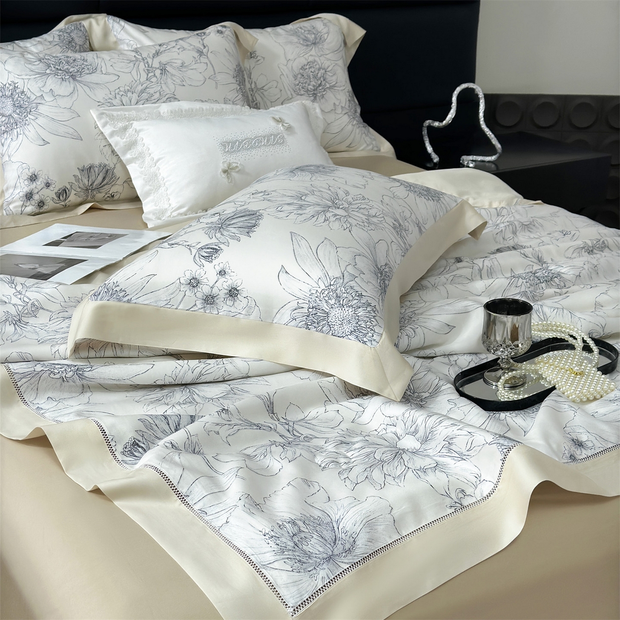 91家纺网 家纺一手货源 找家纺 朵希曼 2026新款50天丝镂空夏被四件套系列（控价：夏被四件套券后不低于299元)(小号控价不低于149 标准单夏被控价169，加大单夏被控价189) 卉颜-米灰