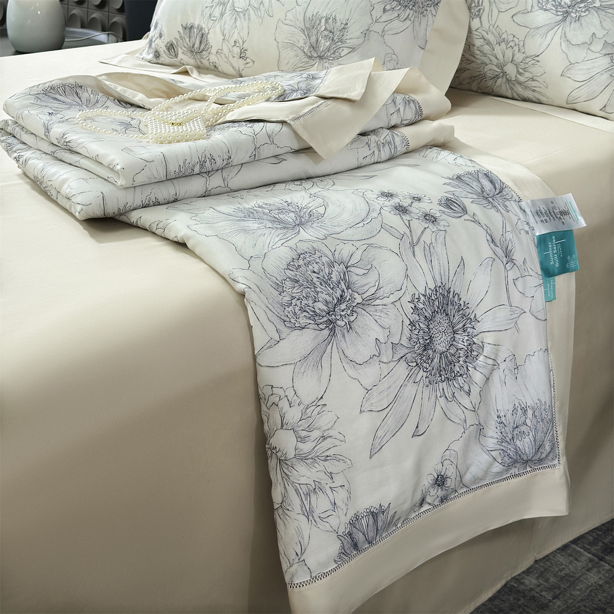 91家纺网 家纺一手货源 找家纺 朵希曼 2026新款50天丝镂空夏被四件套系列（控价：夏被四件套券后不低于299元)(小号控价不低于149 标准单夏被控价169，加大单夏被控价189) 卉颜-米灰