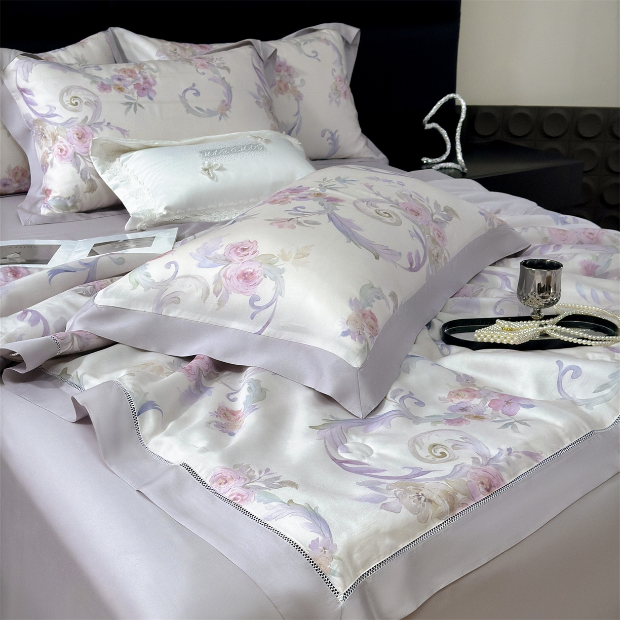 91家纺网 家纺一手货源 找家纺 朵希曼 2026新款50天丝镂空夏被四件套系列（控价：夏被四件套券后不低于299元)(小号控价不低于149 标准单夏被控价169，加大单夏被控价189) 美洛拉-粉紫