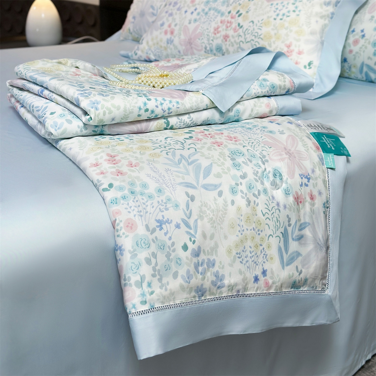 91家纺网 家纺一手货源 找家纺 朵希曼 2026新款50天丝镂空夏被四件套系列（控价：夏被四件套券后不低于299元)(小号控价不低于149 标准单夏被控价169，加大单夏被控价189) 沐初-兰