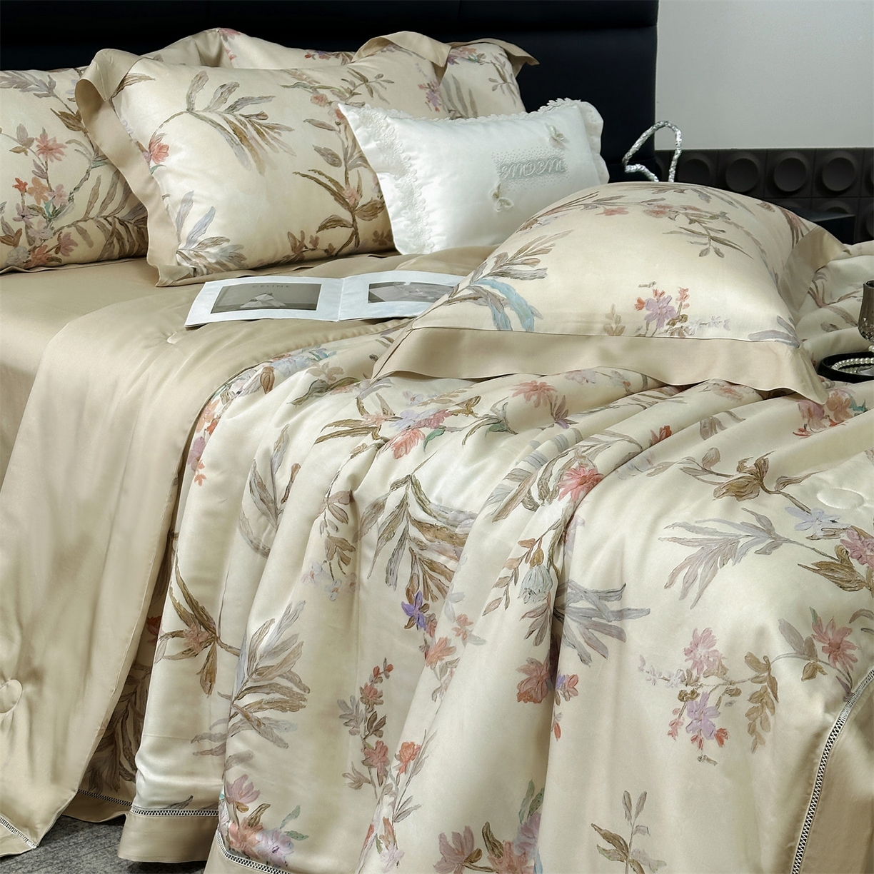 91家纺网 家纺一手货源 找家纺 朵希曼 2026新款50天丝镂空夏被四件套系列（控价：夏被四件套券后不低于299元)(小号控价不低于149 标准单夏被控价169，加大单夏被控价189) 俏枝