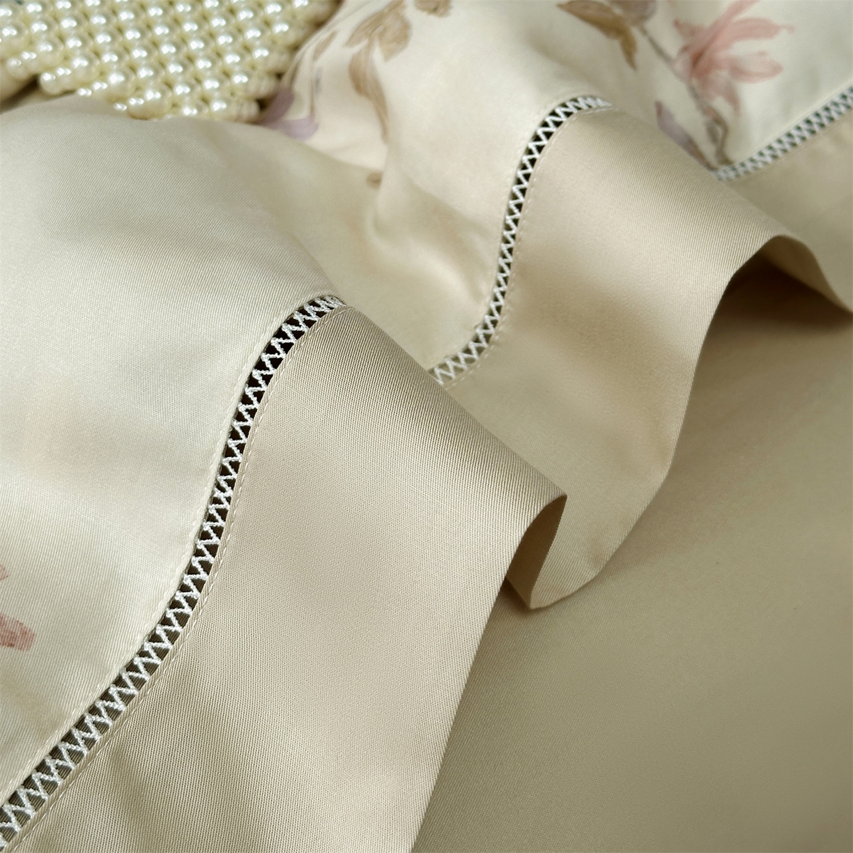 91家纺网 家纺一手货源 找家纺 朵希曼 2026新款50天丝镂空夏被四件套系列（控价：夏被四件套券后不低于299元)(小号控价不低于149 标准单夏被控价169，加大单夏被控价189) 俏枝