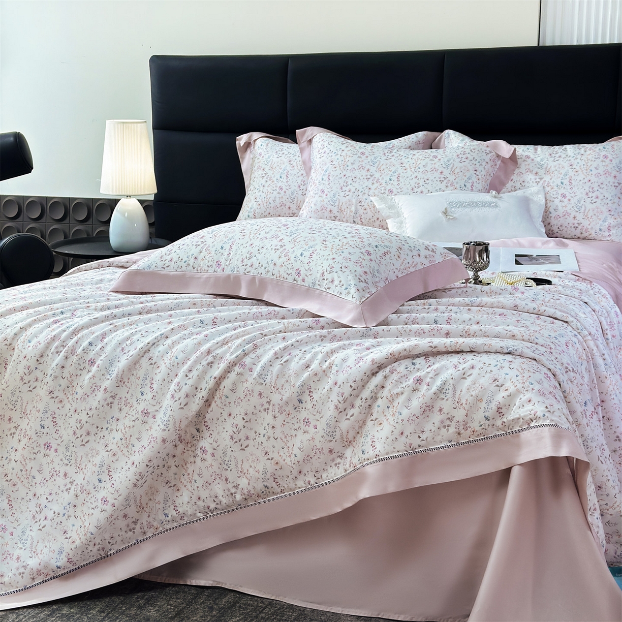 91家纺网 家纺一手货源 找家纺 朵希曼 2026新款50天丝镂空夏被四件套系列（控价：夏被四件套券后不低于299元)(小号控价不低于149 标准单夏被控价169，加大单夏被控价189) 青溪-粉