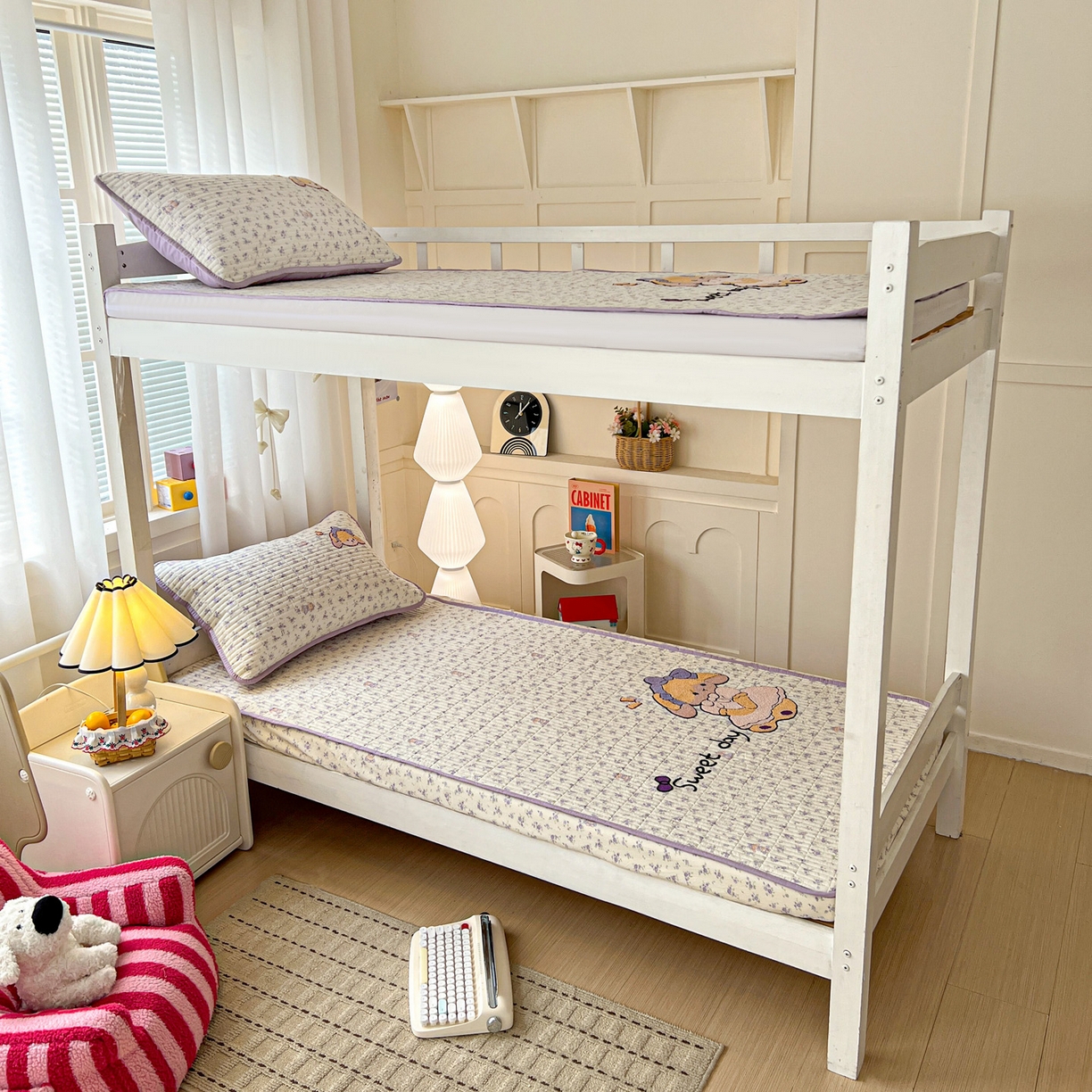 91家纺网 家纺一手货源 找家纺 （总）富米莱（原臻工厂） 2026新款仿棉小清新夹棉毛巾绣四季通用学生薄款床垫床褥三件套一跑量款