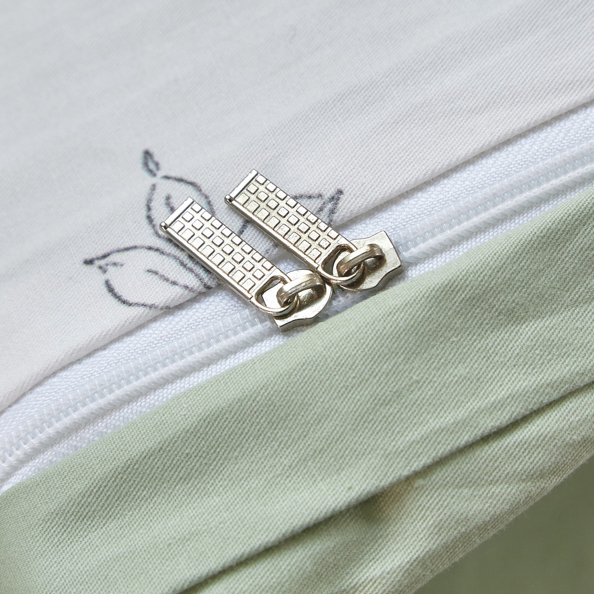 91家纺网 家纺一手货源 找家纺 启航家居 2026新款全棉铂金棉数码印花四件套 润花琴丝绿