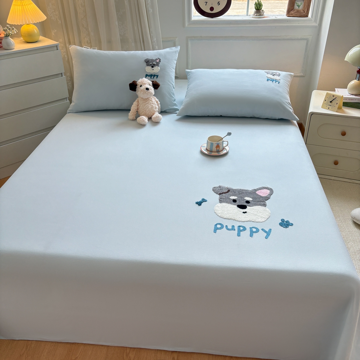 91家纺网 家纺一手货源 找家纺 居眠 2026新款全棉磨毛毛巾绣床单 海盐蓝-狗狗-床单