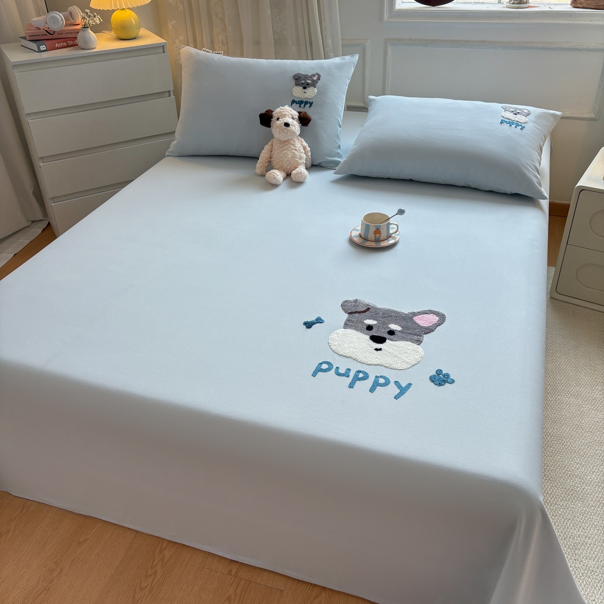 91家纺网 家纺一手货源 找家纺 居眠 2026新款全棉磨毛毛巾绣床单 海盐蓝-狗狗-床单