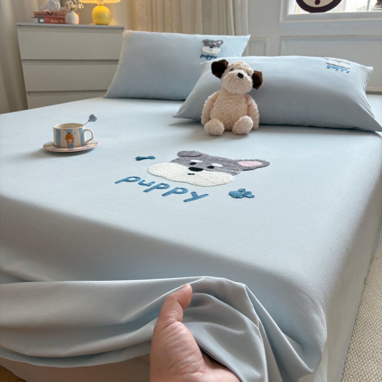 91家纺网 家纺一手货源 找家纺 居眠 2026新款全棉磨毛毛巾绣床单 海盐蓝-狗狗-床单