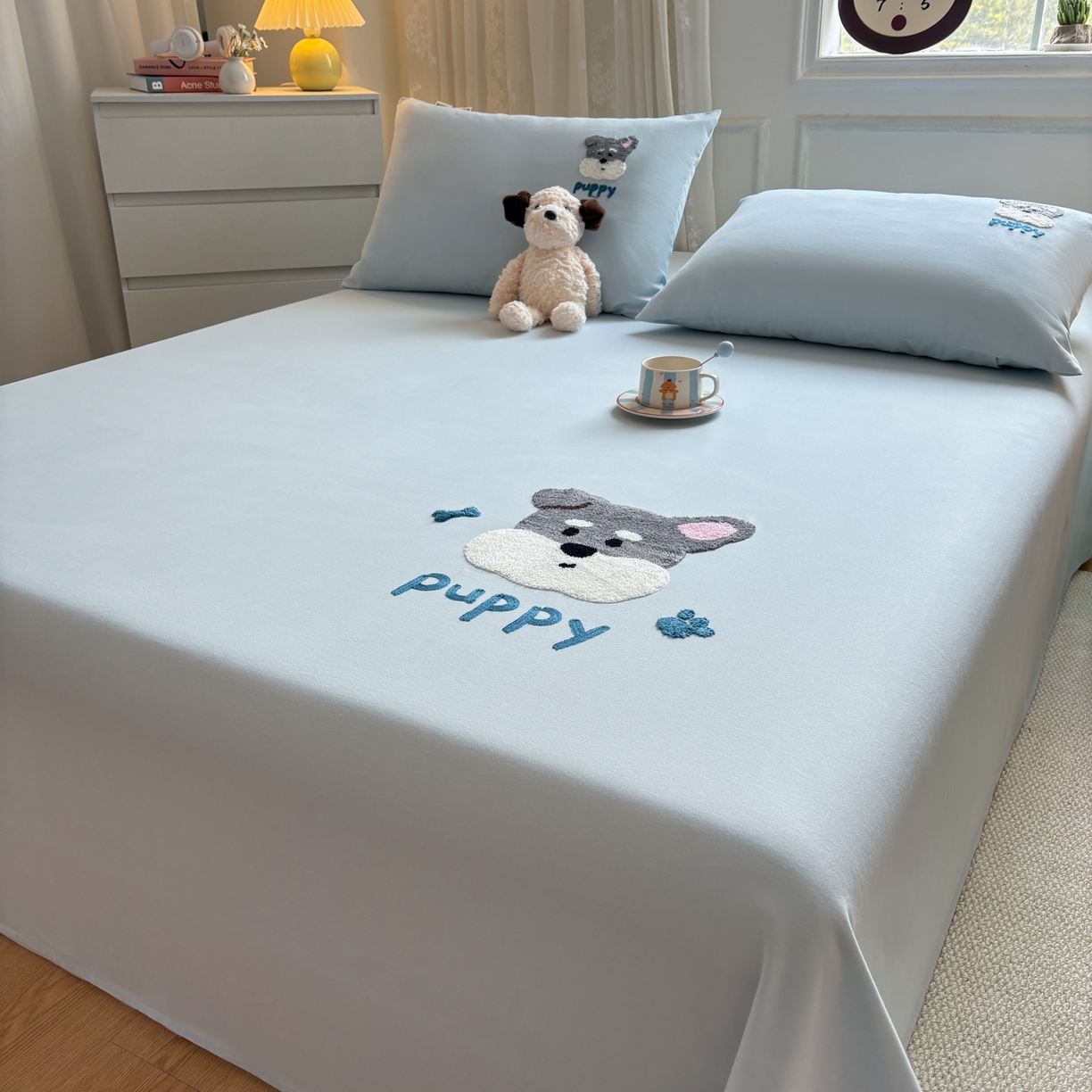 91家纺网 家纺一手货源 找家纺 居眠 2026新款全棉磨毛毛巾绣床单 海盐蓝-狗狗-床单