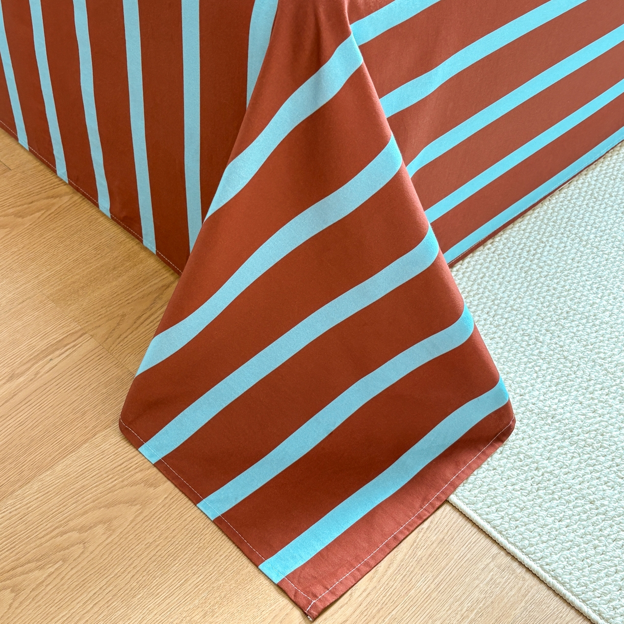 91家纺网 家纺一手货源 找家纺 居眠 2026新款全棉磨毛毛巾绣床单 勒夫-床单