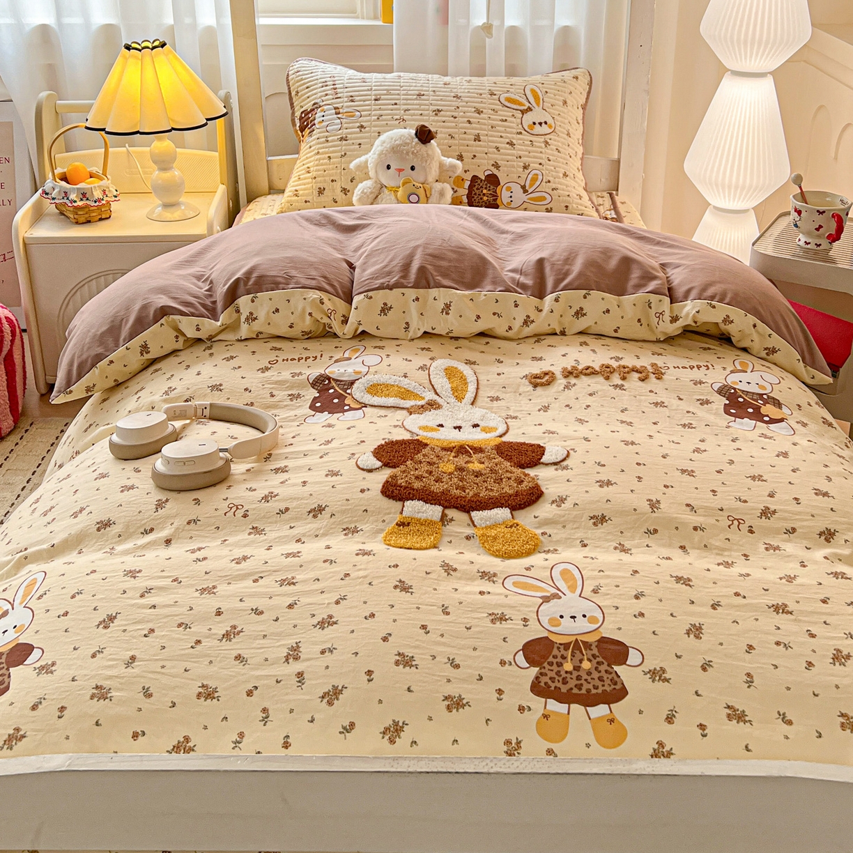 91家纺网 家纺一手货源 找家纺 富米莱（原臻工厂） 2026新款仿棉小清新夹棉毛巾绣四季通用学生薄款床垫床褥三件套一跑量款 嗨嗨兔