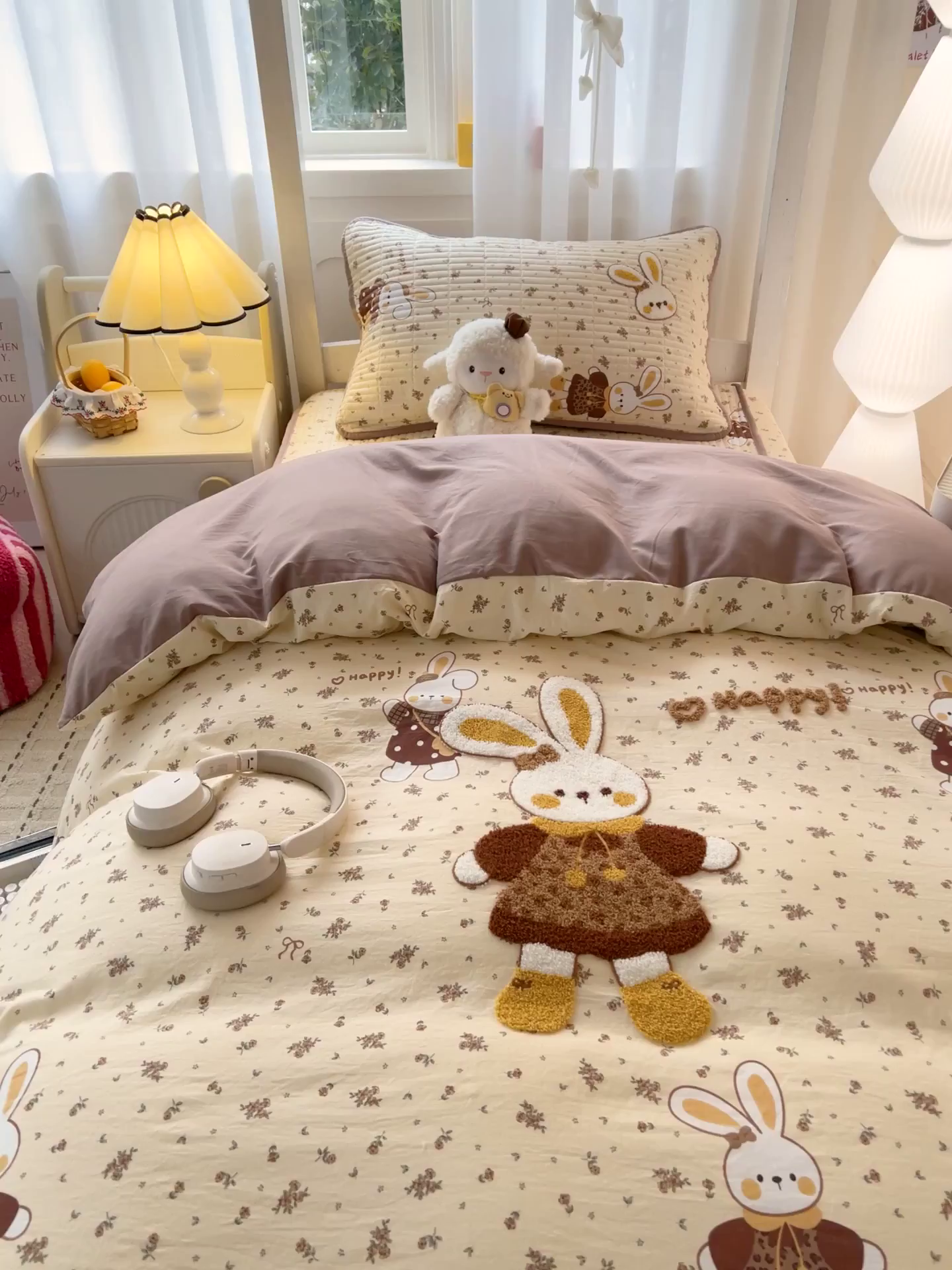 91家纺网 家纺一手货源 找家纺 富米莱（原臻工厂） 2026新款仿棉小清新夹棉毛巾绣四季通用学生薄款床垫床褥三件套一跑量款 嗨嗨兔