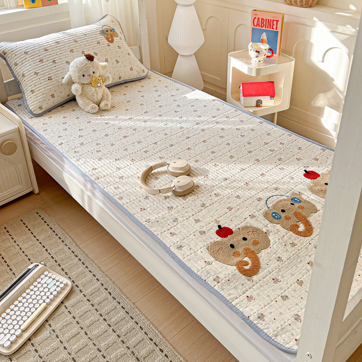 91家纺网 家纺一手货源 找家纺 富米莱（原臻工厂） 2026新款仿棉小清新夹棉毛巾绣四季通用学生薄款床垫床褥三件套一跑量款 可爱小象