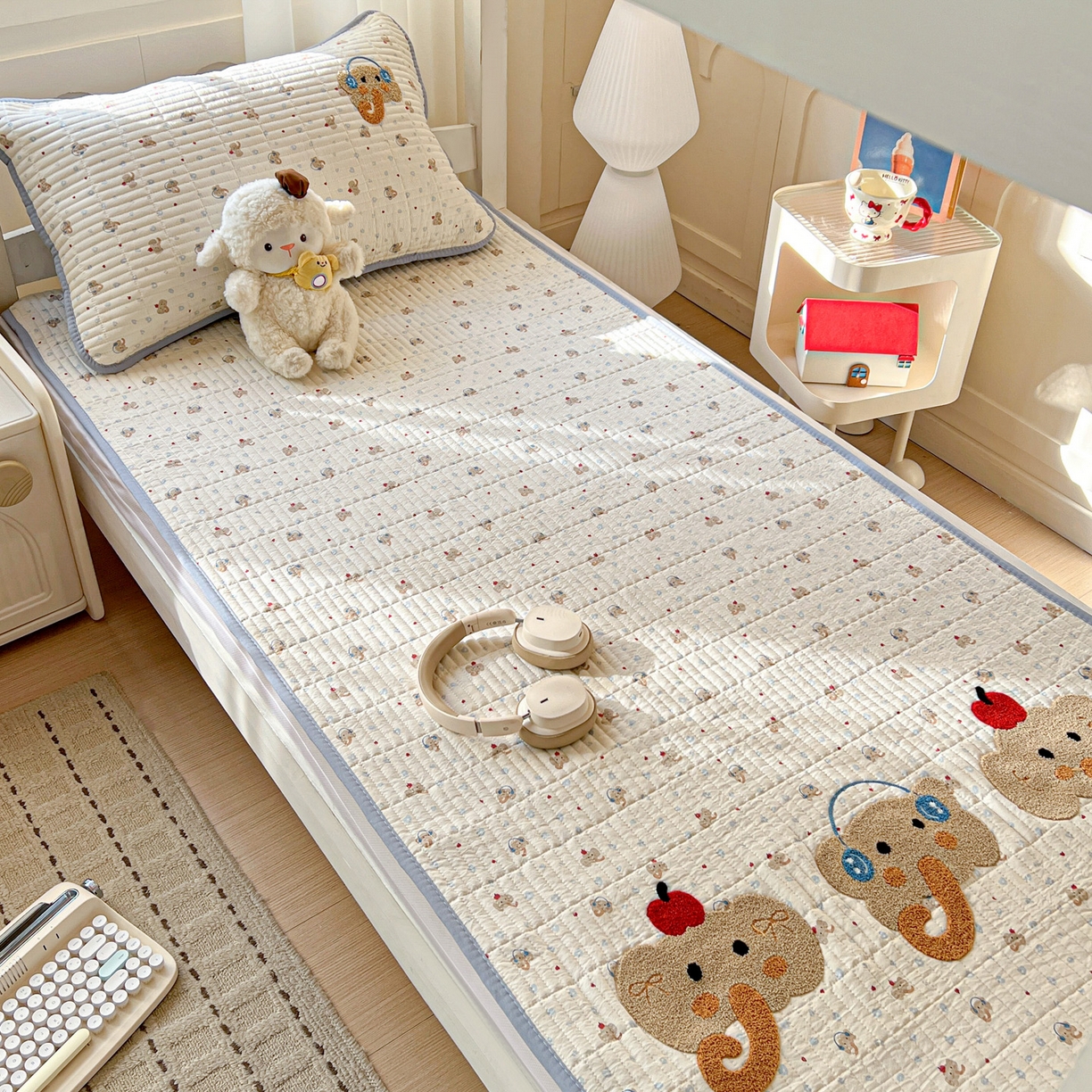 91家纺网 家纺一手货源 找家纺 富米莱（原臻工厂） 2026新款仿棉小清新夹棉毛巾绣四季通用学生薄款床垫床褥三件套一跑量款 可爱小象