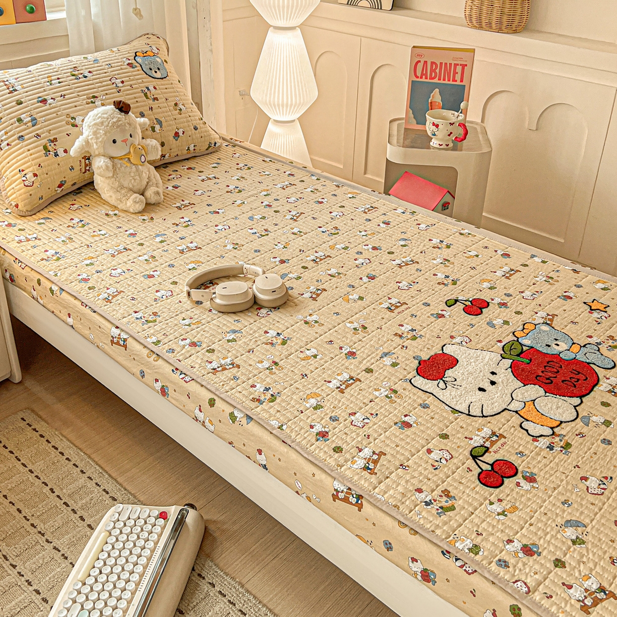 91家纺网 家纺一手货源 找家纺 富米莱（原臻工厂） 2026新款仿棉小清新夹棉毛巾绣四季通用学生薄款床垫床褥三件套一跑量款 梦幻乐园