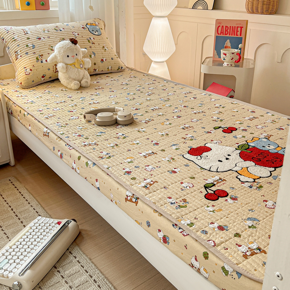 91家纺网 家纺一手货源 找家纺 富米莱（原臻工厂） 2026新款仿棉小清新夹棉毛巾绣四季通用学生薄款床垫床褥三件套一跑量款 梦幻乐园