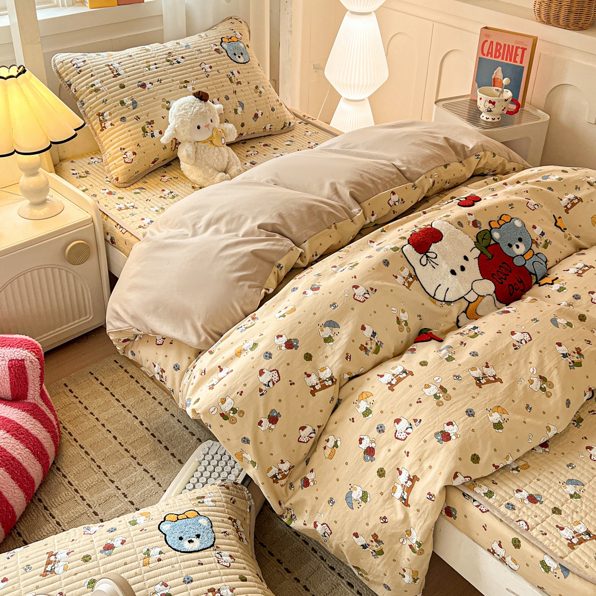 91家纺网 家纺一手货源 找家纺 富米莱（原臻工厂） 2026新款仿棉小清新夹棉毛巾绣四季通用学生薄款床垫床褥三件套一跑量款 梦幻乐园