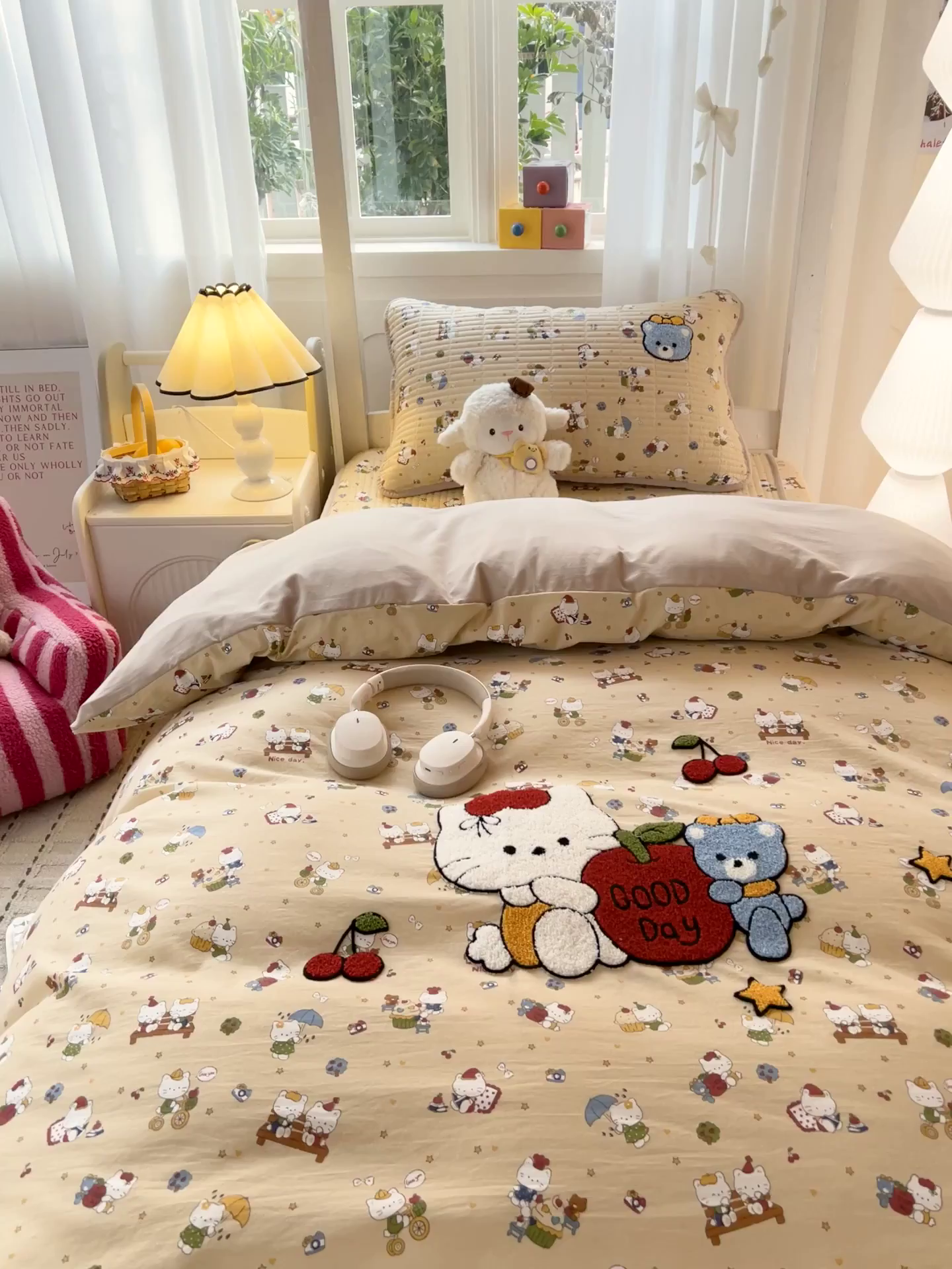 91家纺网 家纺一手货源 找家纺 富米莱（原臻工厂） 2026新款仿棉小清新夹棉毛巾绣四季通用学生薄款床垫床褥三件套一跑量款 梦幻乐园