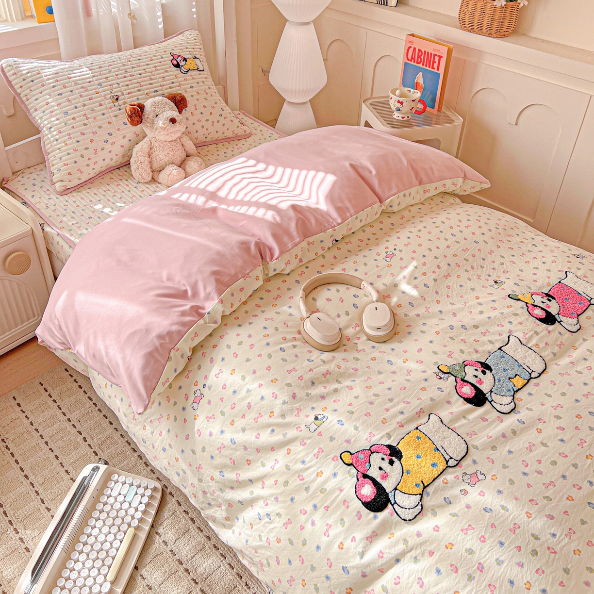 富米莱（原臻工厂） 2026新款仿棉小清新夹棉毛巾绣四季通用学生薄款床垫床褥三件套一跑量款 奶味狗狗