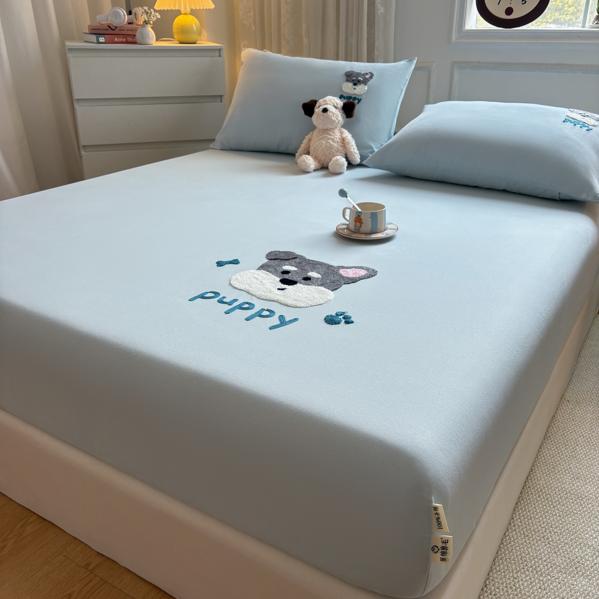 91家纺网 家纺一手货源 找家纺 居眠 2026新款全棉磨毛毛巾绣床笠 海盐蓝-狗狗-床笠