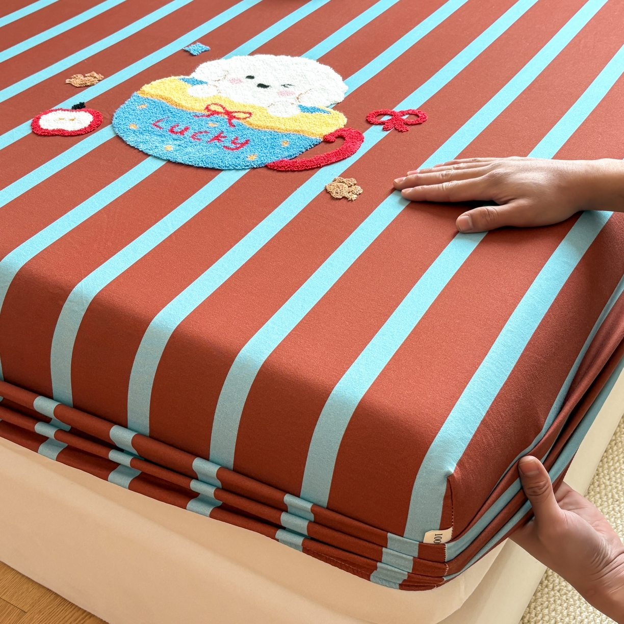 91家纺网 家纺一手货源 找家纺 居眠 2026新款全棉磨毛毛巾绣床笠 勒夫-床笠