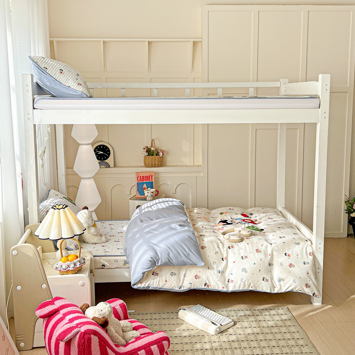 91家纺网 家纺一手货源 找家纺 富米莱（原臻工厂） 2026新款仿棉小清新夹棉毛巾绣四季通用学生薄款床垫床褥三件套一跑量款 小新日记