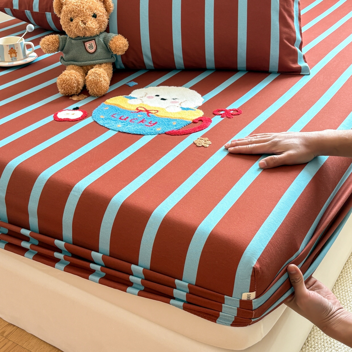 91家纺网 家纺一手货源 找家纺 居眠 2026新款全棉磨毛毛巾绣床笠 勒夫-床笠