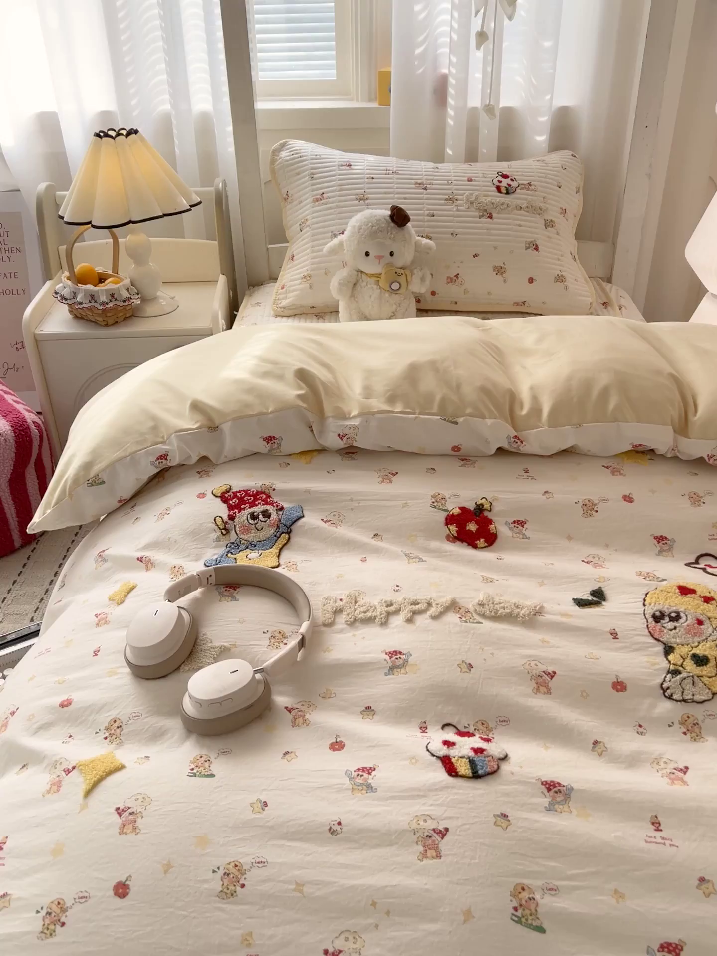 91家纺网 家纺一手货源 找家纺 富米莱（原臻工厂） 2026新款仿棉小清新夹棉毛巾绣四季通用学生薄款床垫床褥三件套一跑量款 星星伙伴