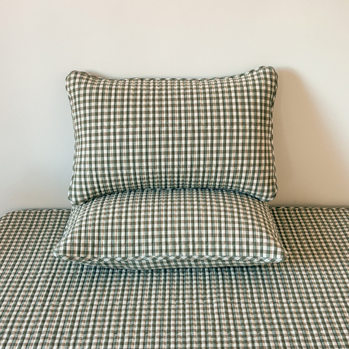 91家纺网 家纺一手货源 找家纺 居眠 2026新款全棉色织水洗棉格子夹棉棉花枕套 夹棉款-绿小格
