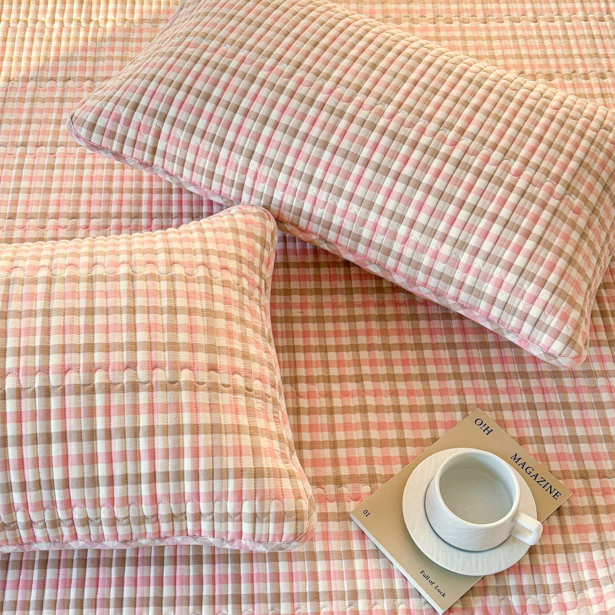 91家纺网 家纺一手货源 找家纺 居眠 2026新款全棉色织水洗棉格子夹棉棉花枕套 夹棉款-印月粉