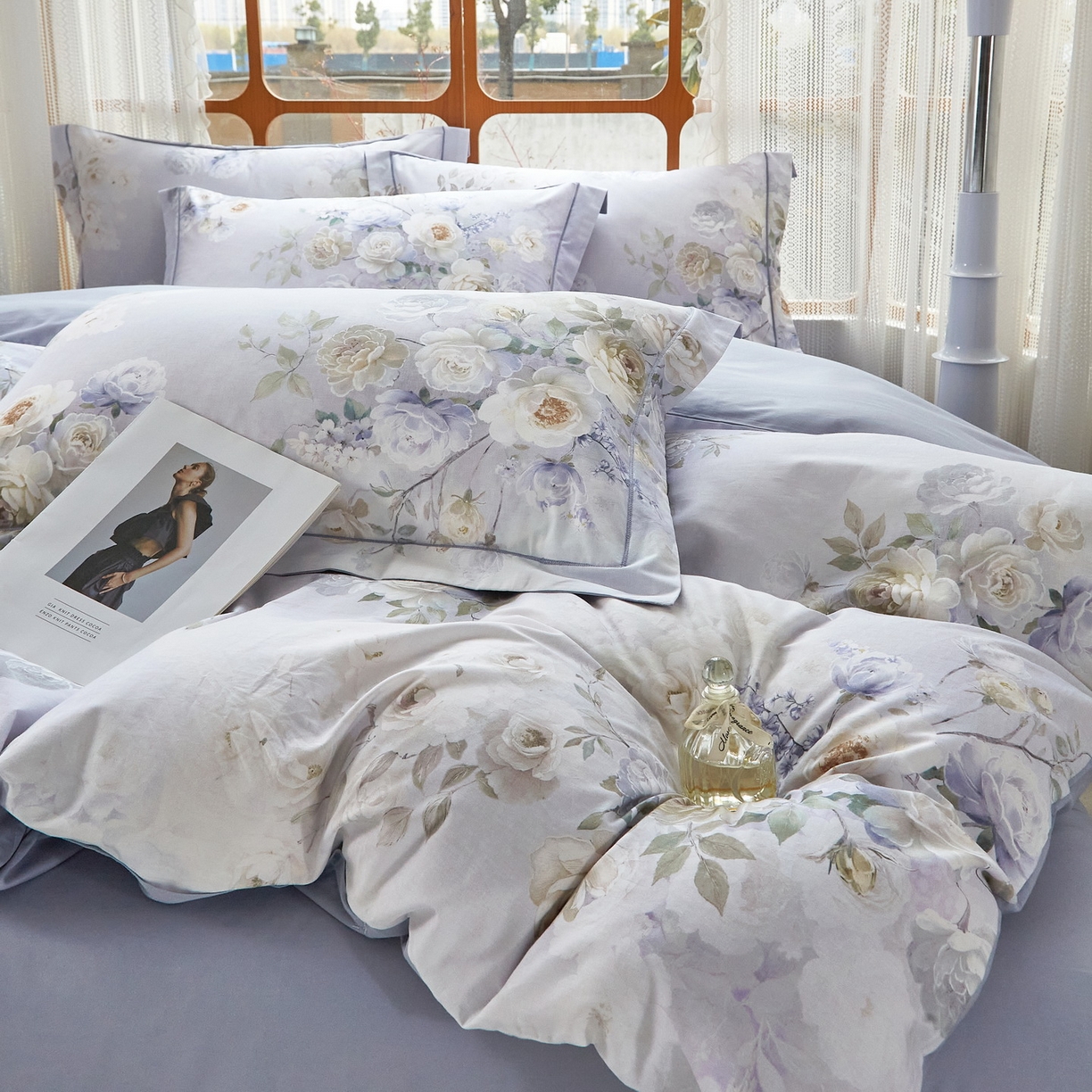 91家纺网 家纺一手货源 找家纺 启航家居 2026新款全棉铂金棉数码印花四件套 疏影微香灰