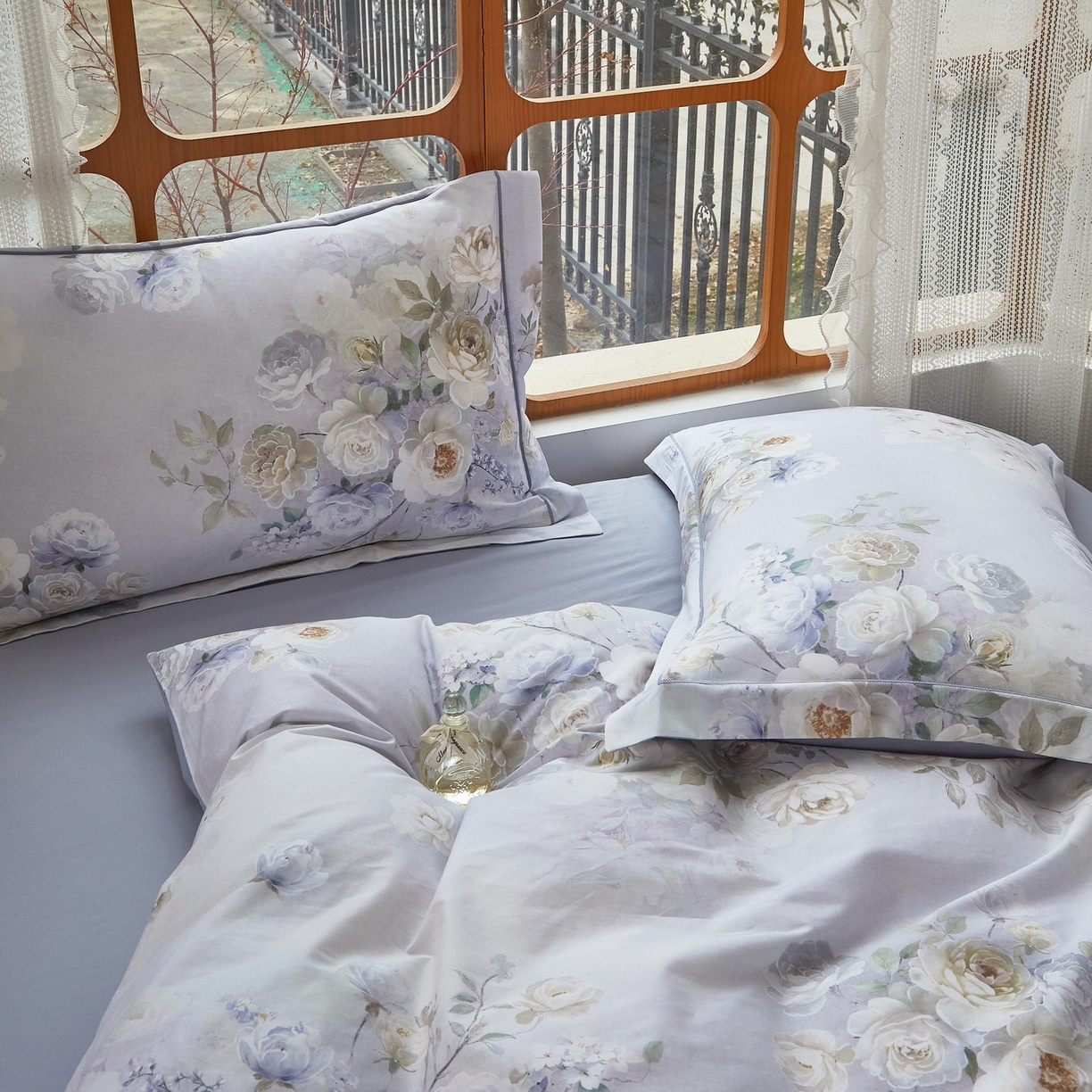 91家纺网 家纺一手货源 找家纺 启航家居 2026新款全棉铂金棉数码印花四件套 疏影微香灰