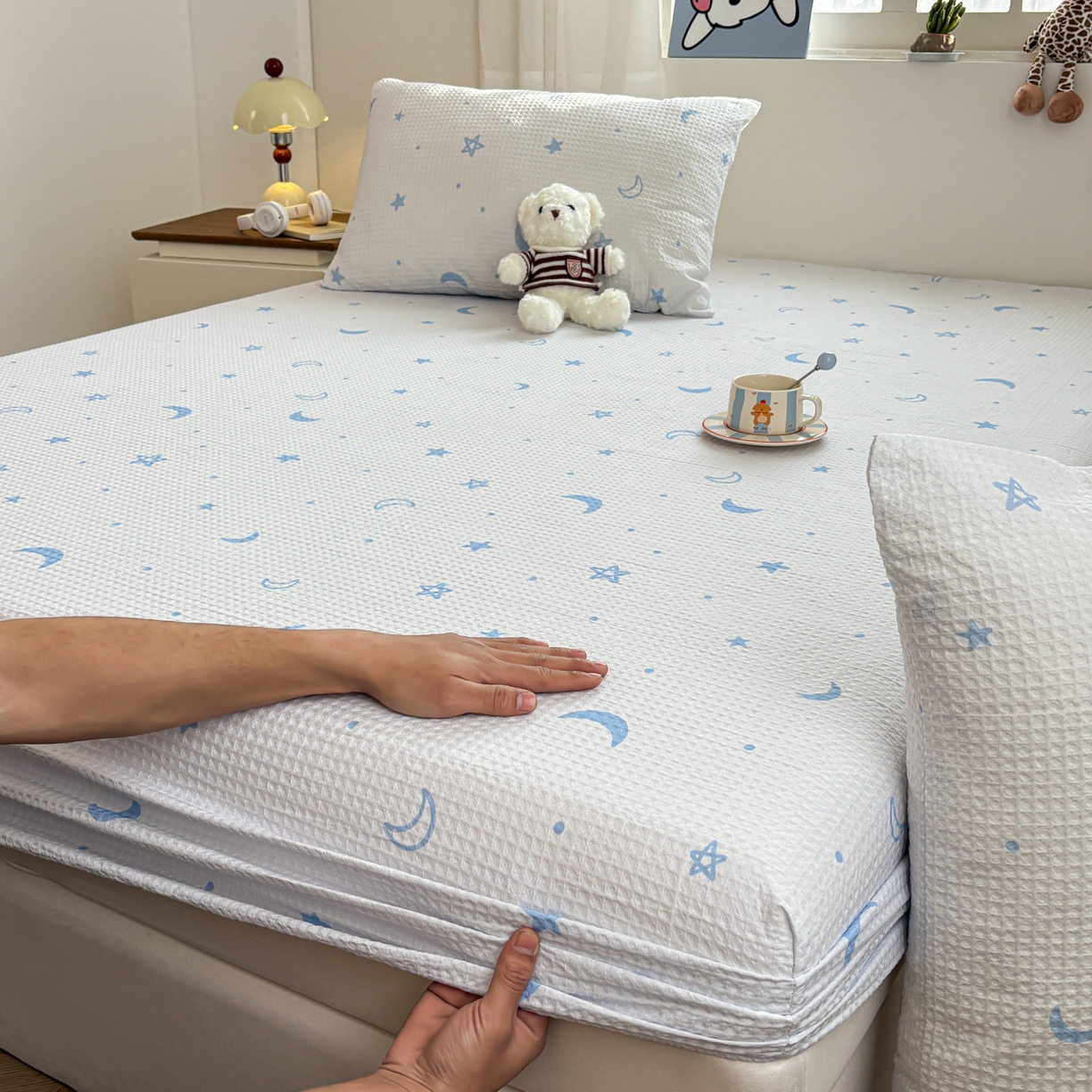 91家纺网 家纺一手货源 找家纺 居眠 2026新款全棉印花华夫格床笠 月亮星星