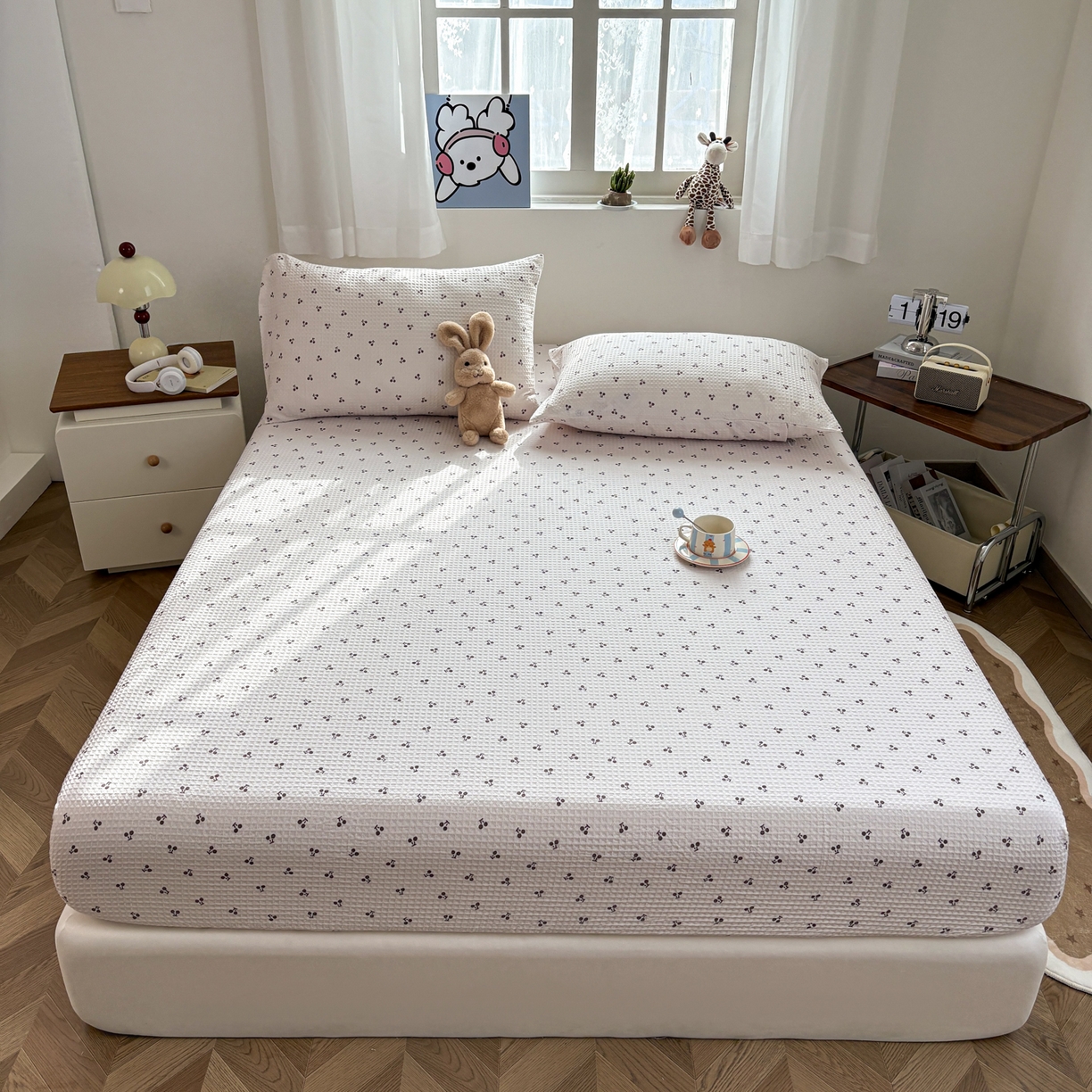 91家纺网 家纺一手货源 找家纺 居眠 2026新款全棉印花华夫格床笠 小樱桃