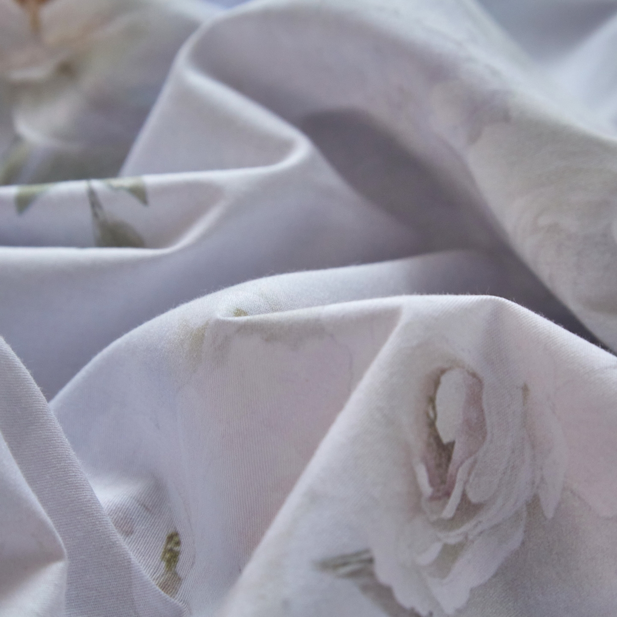 91家纺网 家纺一手货源 找家纺 启航家居 2026新款全棉铂金棉数码印花四件套 疏影微香灰