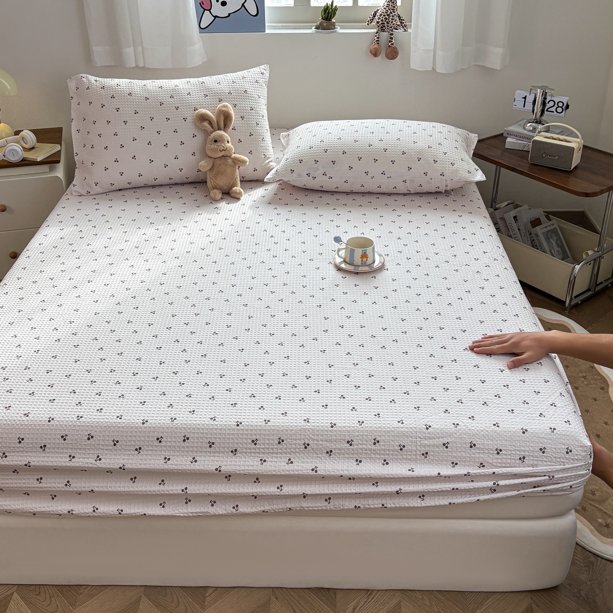 91家纺网 家纺一手货源 找家纺 居眠 2026新款全棉印花华夫格床笠 小樱桃