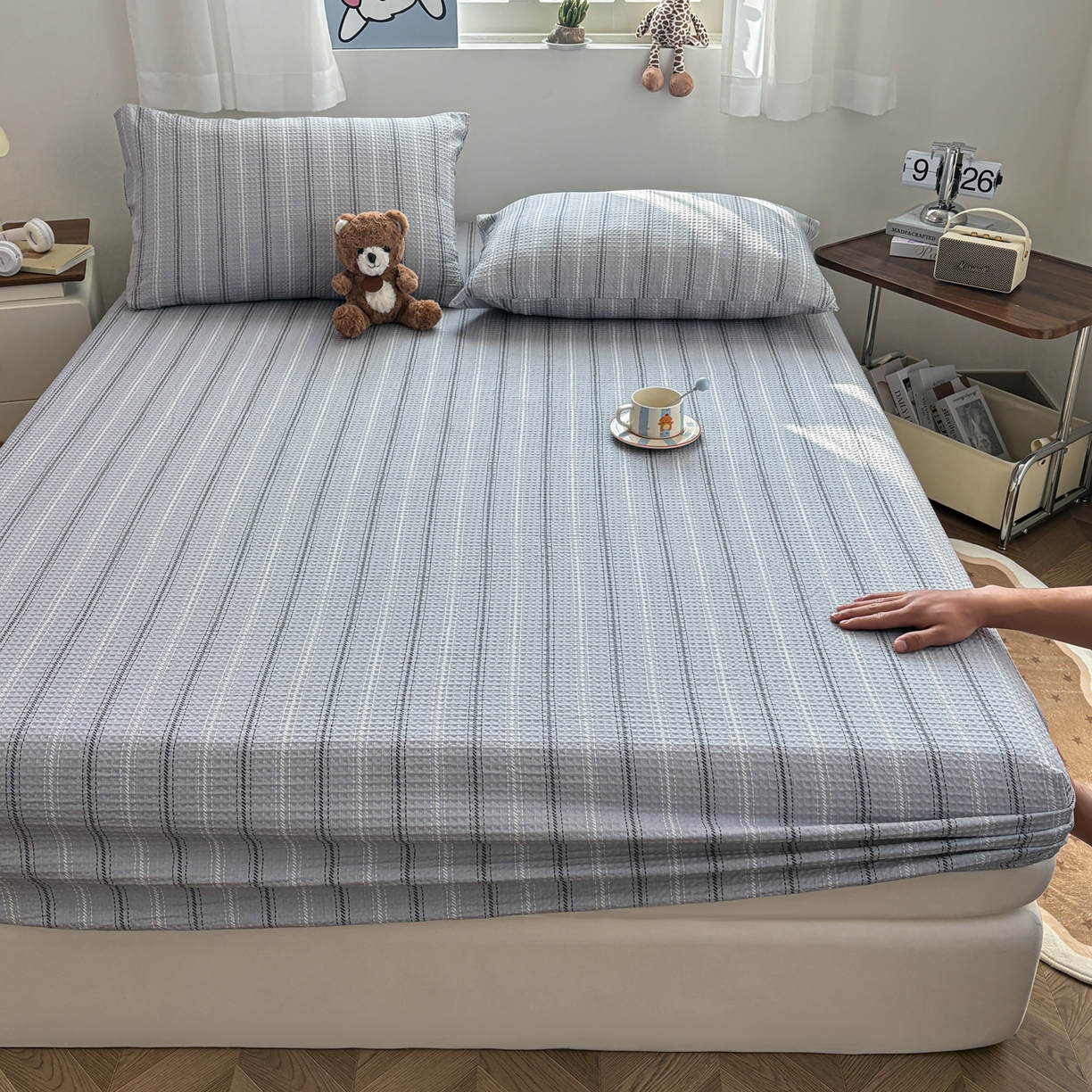 91家纺网 家纺一手货源 找家纺 居眠 2026新款全棉印花华夫格床笠 细灰条