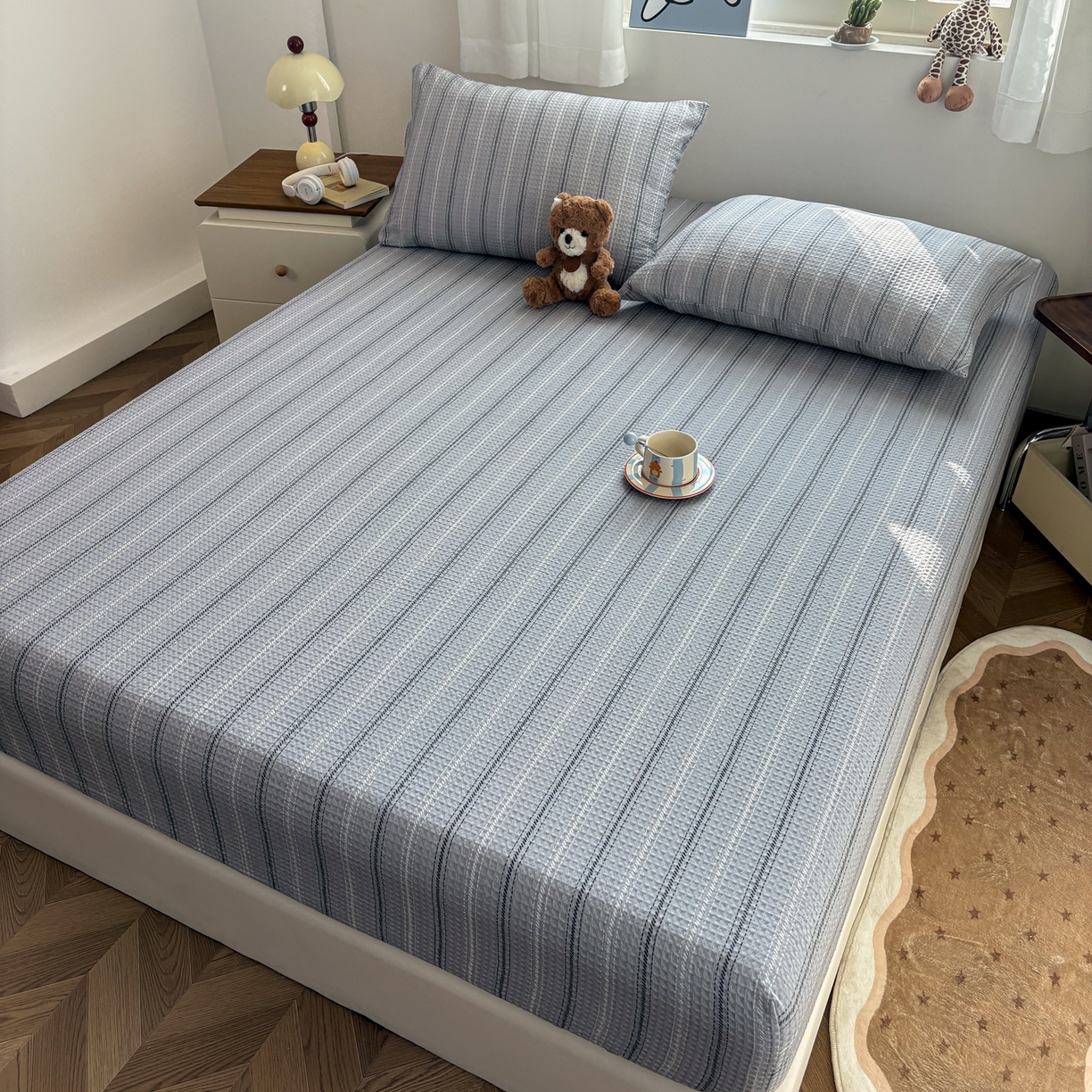 91家纺网 家纺一手货源 找家纺 居眠 2026新款全棉印花华夫格床笠 细灰条